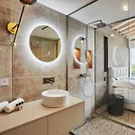 Villa Calanque, *