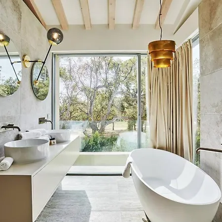 Calanque, Villa Saint-Tropez